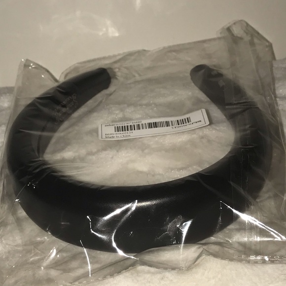 Faux leather headband - Picture 4 of 5